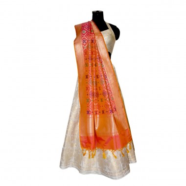 Bridal Lehenga with contrast dupatta